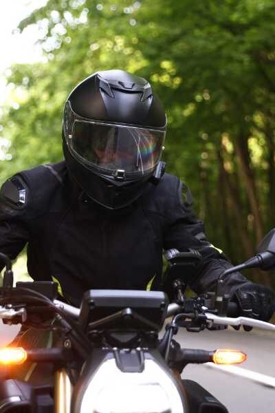 Zakaj je čelada za motor obvezna?